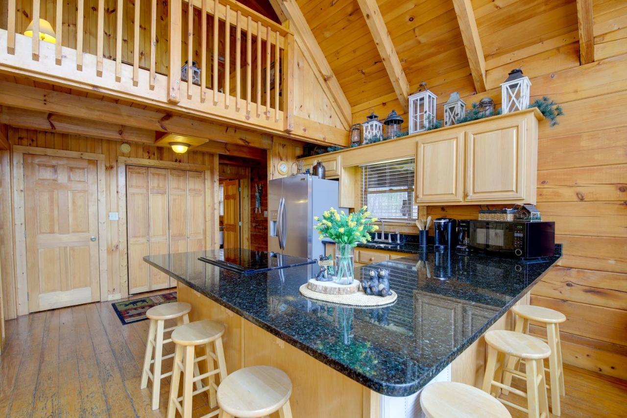 Smoky Mountains Cabin With Hot Tub, Deck And Views! Sevierville Dış mekan fotoğraf